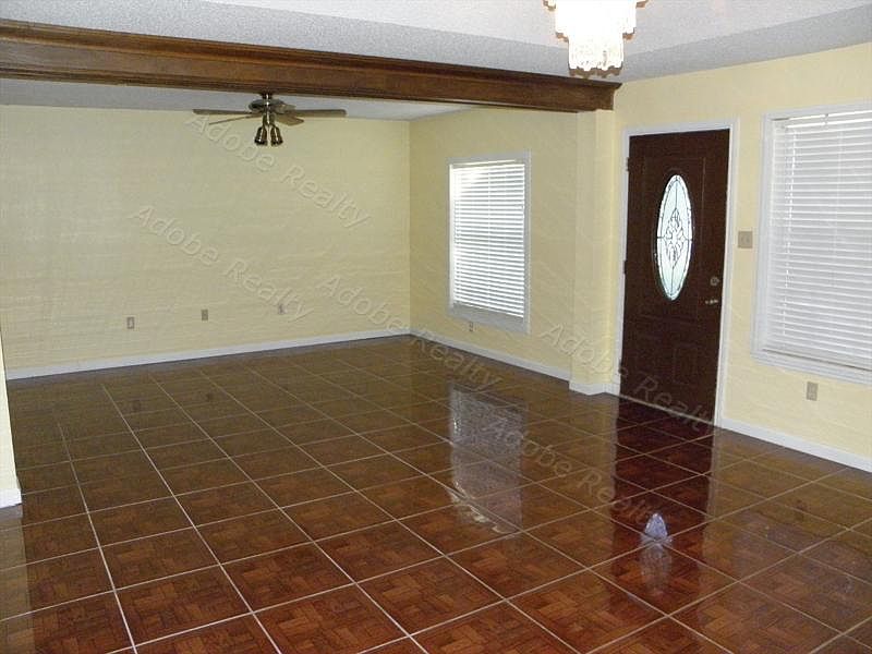 2nd image of 4409 White Oak Ln