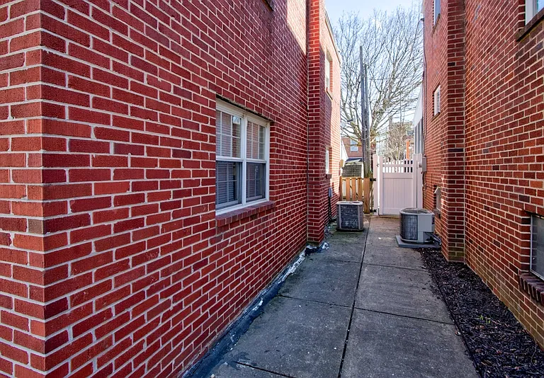 824 Wabank St — Photo 29