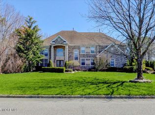 17 Woods Edge Dr, Jackson, NJ