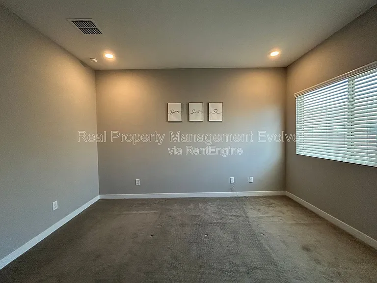 2244 W Laurie Ln — Photo 22