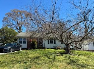 111 Williamsburg Dr, Greenville, SC 29605