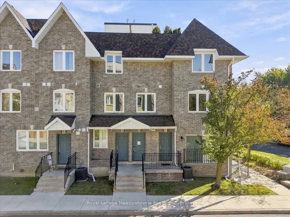 75 Weldrick Rd E #109, Richmond Hill, ON L4C 0H9