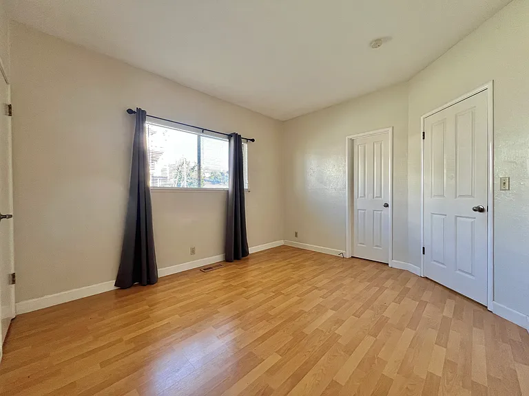 463 Sea Horse Dr — Photo 16