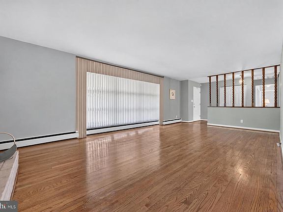 4th image of 4100 Friar Tuck Way