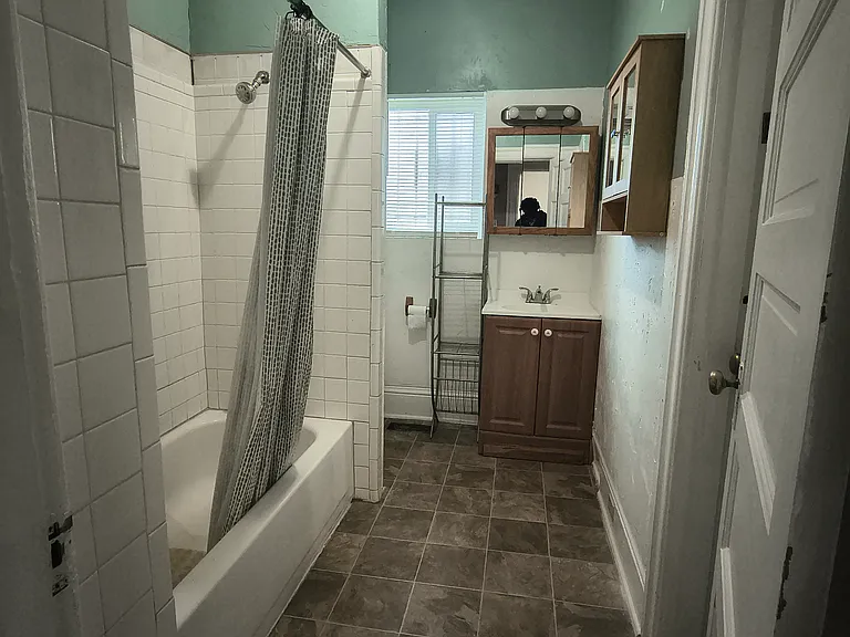 5701 Genoa St #LOWER — Photo 9