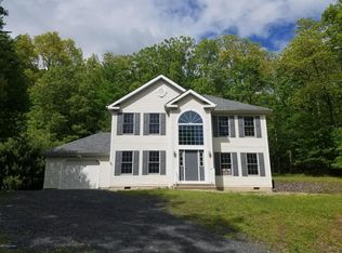 352 Eastshore Dr, East Stroudsburg, PA 18301