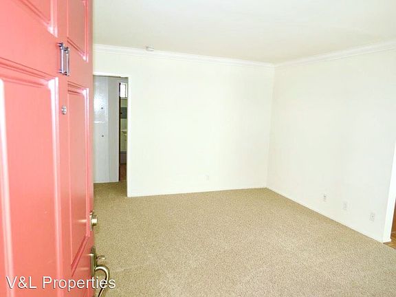 3rd image of 1519 Armacost Ave APT 11