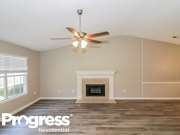 3rd image of 1105 Atterbury Cir S