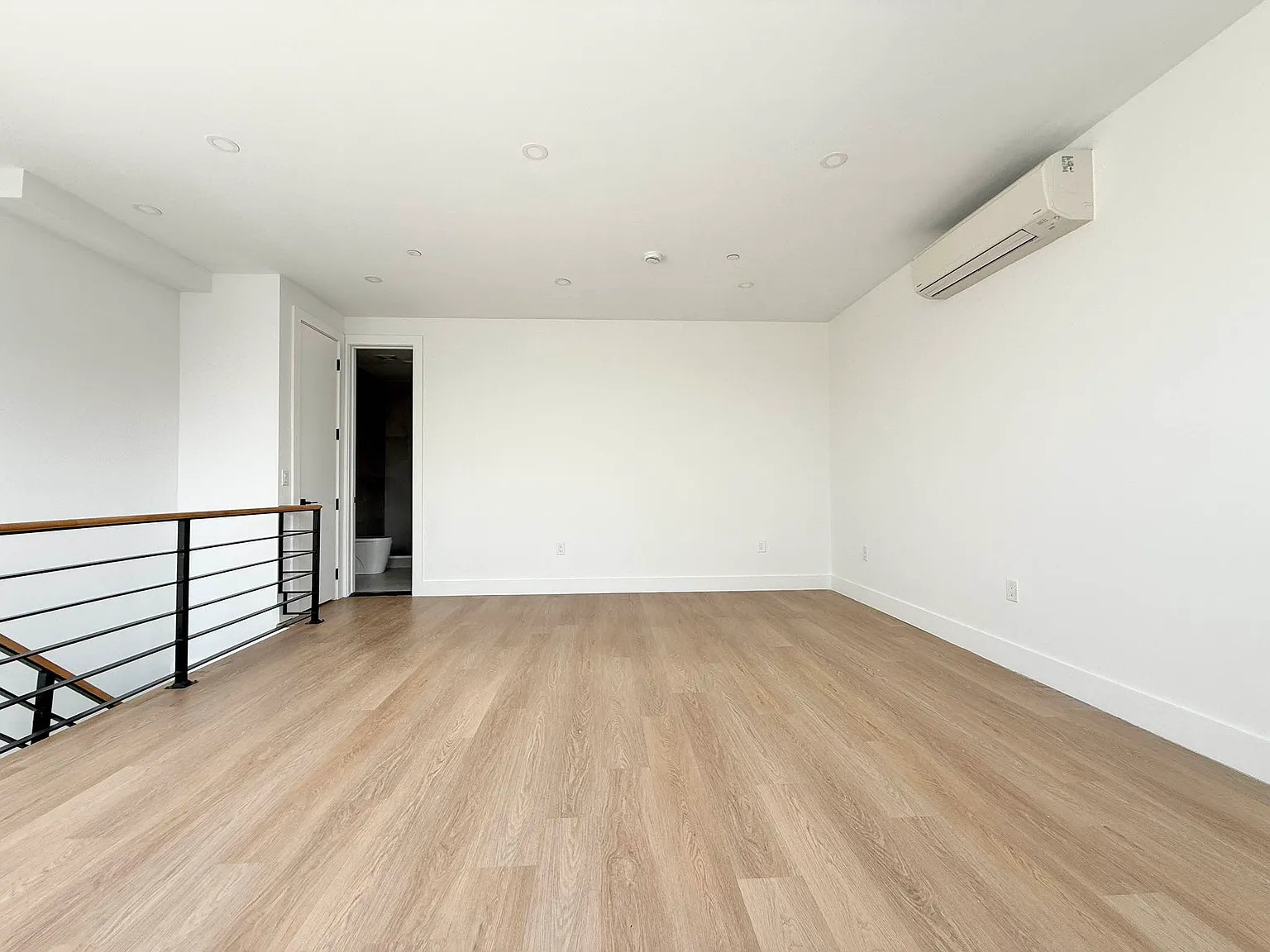462 East 29th Street — Photo 3