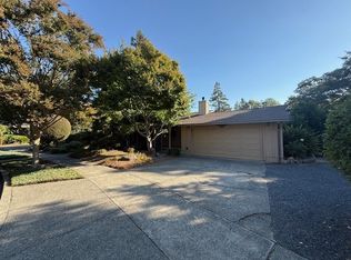 2612 W Pueblo Ave, Napa, CA 94558