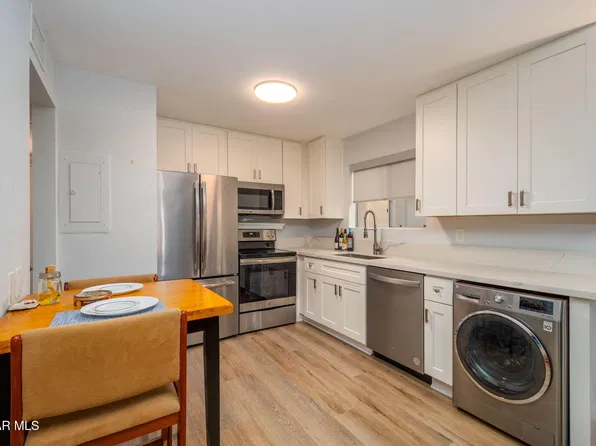 351 Chestnut Hill Ct APT 16, Thousand Oaks, CA 91360