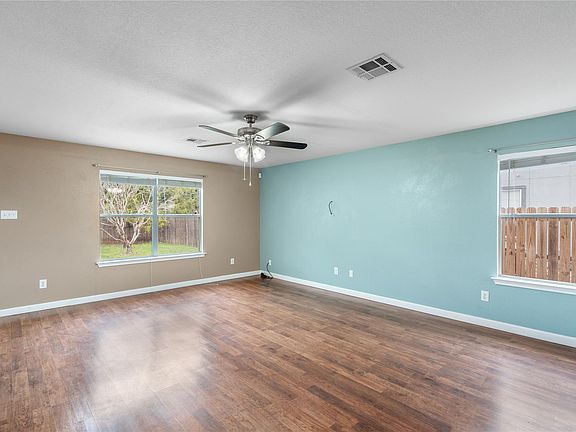 4th image of 2609 Jason Dr