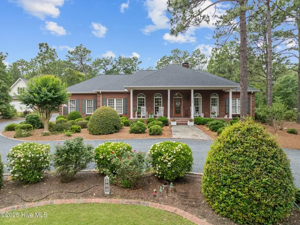 155 Mckenzie Road E, Pinehurst, NC 28374