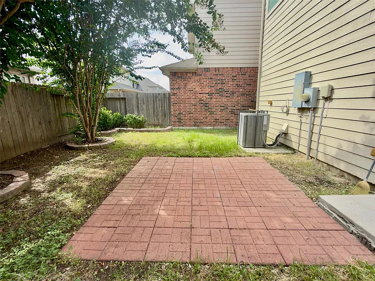 17035 Amarose Dr — Photo 29