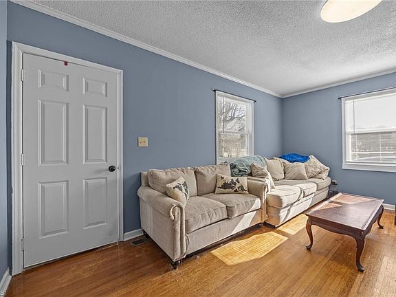 4th image of 417 Piedmont Way