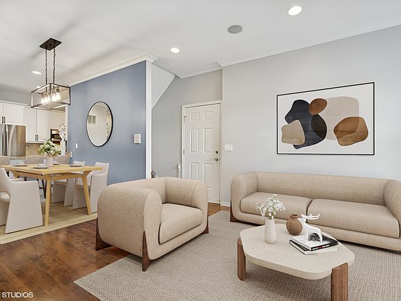 4th image of 3233 N Racine Ave #1