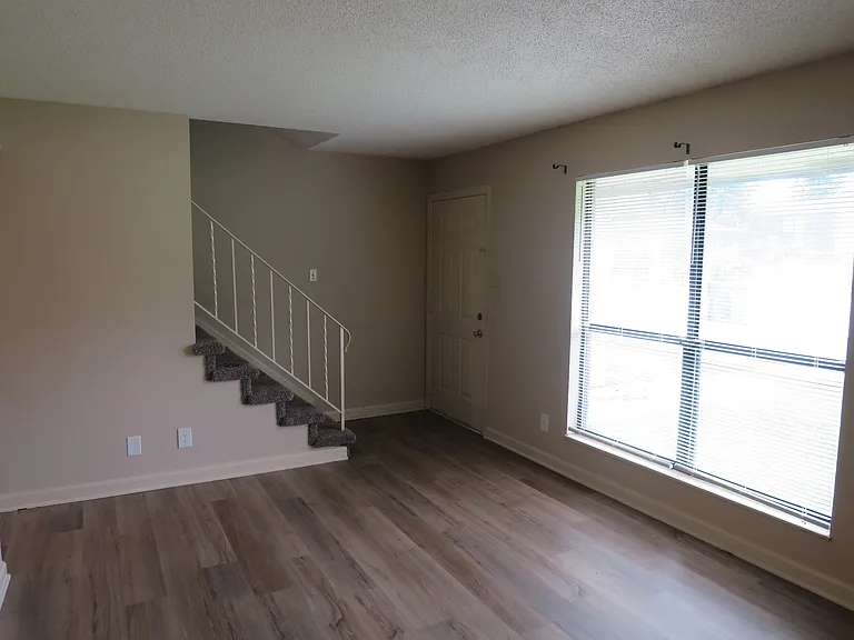 9019 Countryside Ln #D — Photo 5