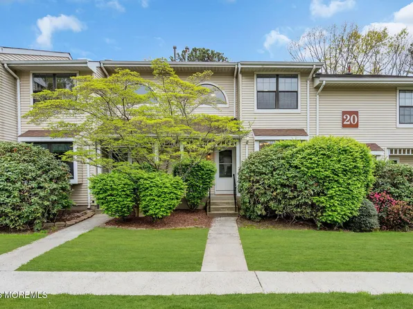 2004 Meadowlands Court, Toms River, NJ 08755