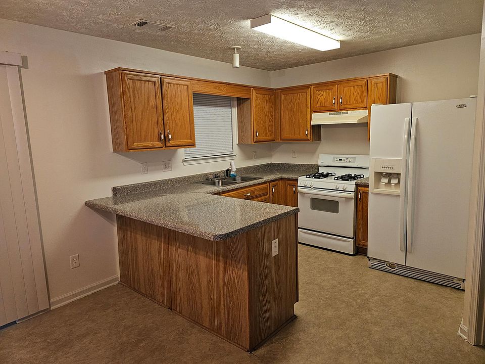 1st image of 3044 Fields Dr #3044
