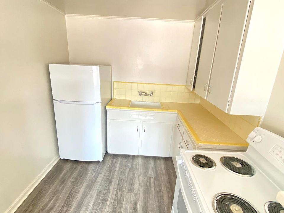 1st image of 453 W San Bruno Ave #5A