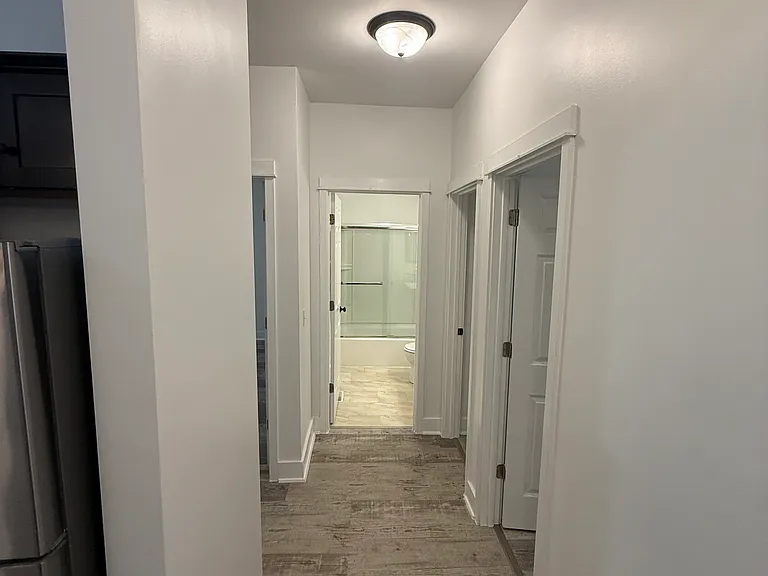 465 Saint Charles St — Photo 5