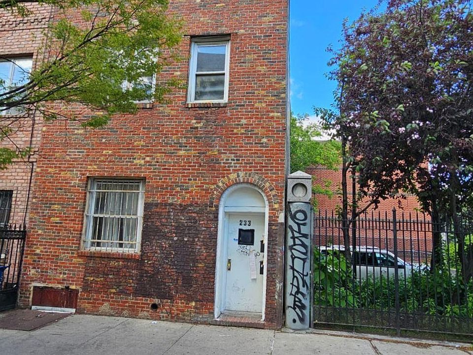 Building Photo 3