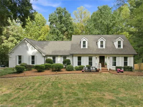 5704 Forest Manor Dr, Greensboro, NC 27410