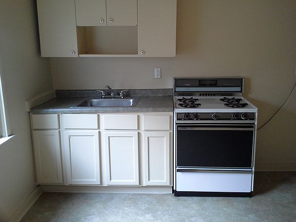 3rd image of 4204 Drummond St APT 2