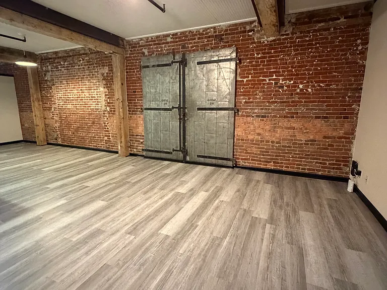 112 E State St #3B — Photo 4