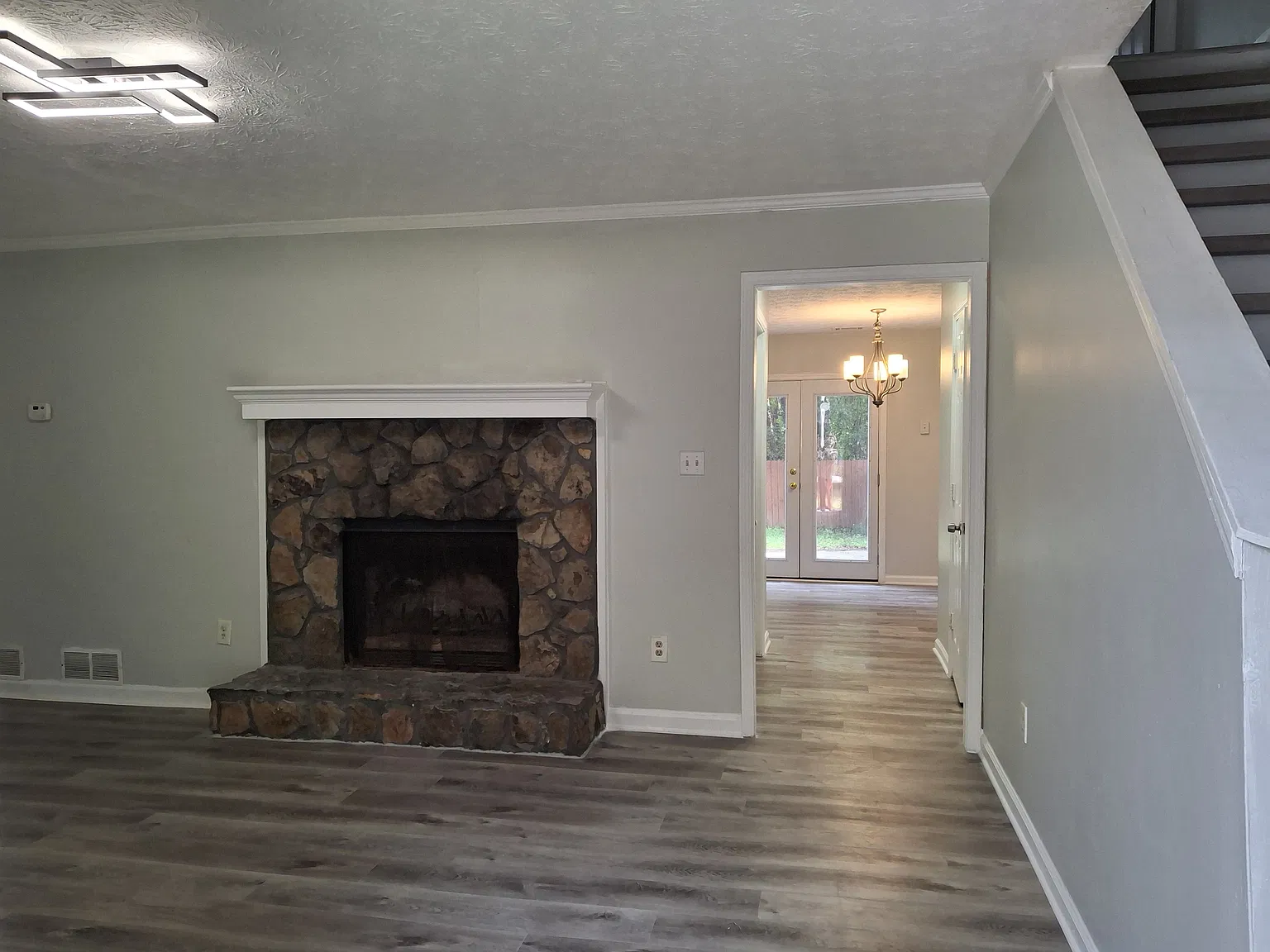 3530 Hopkins Ct — Photo 3