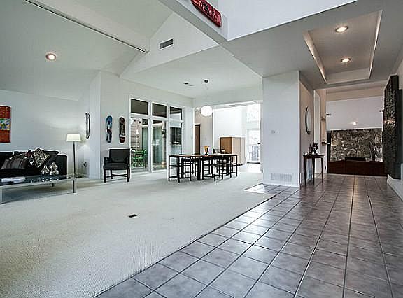 5th image of 300 Krohn Ct