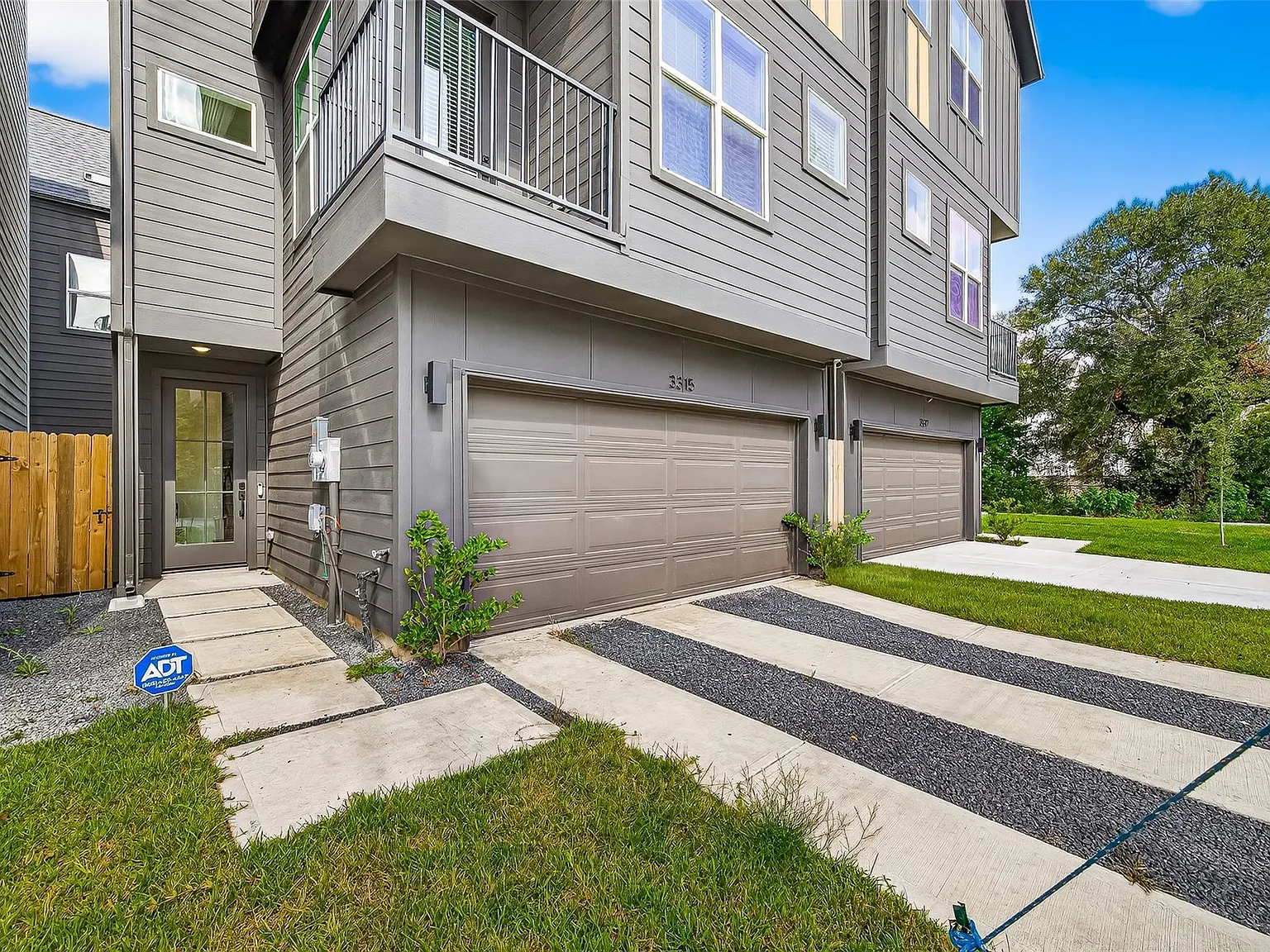 3 bed, 3.5 bath, 1821 sqft, $2,500 — Photo 4