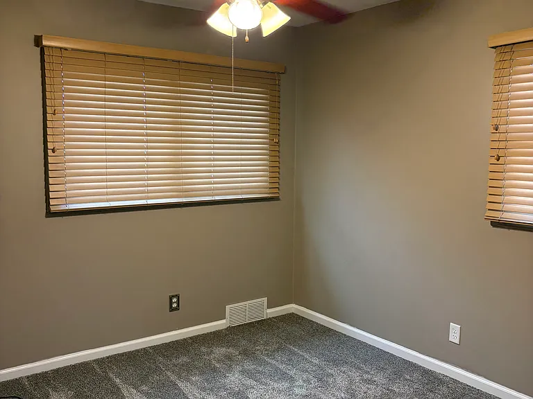 4207 Grover St — Photo 13