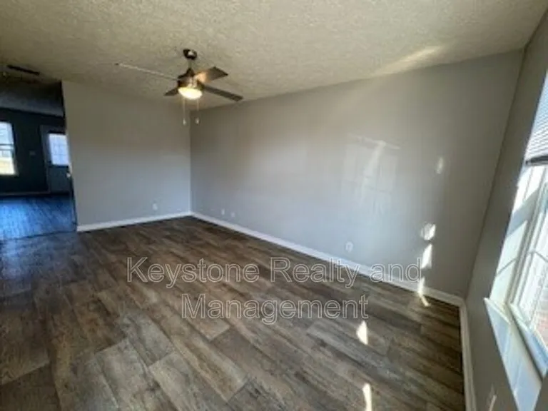 3318 Royster Ln #D — Photo 2