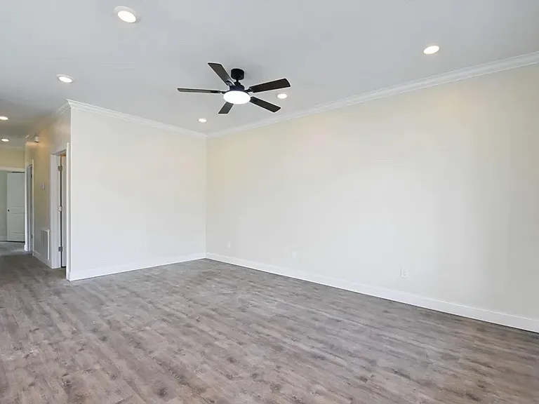 191 Willowbrook Dr #183 — Photo 5