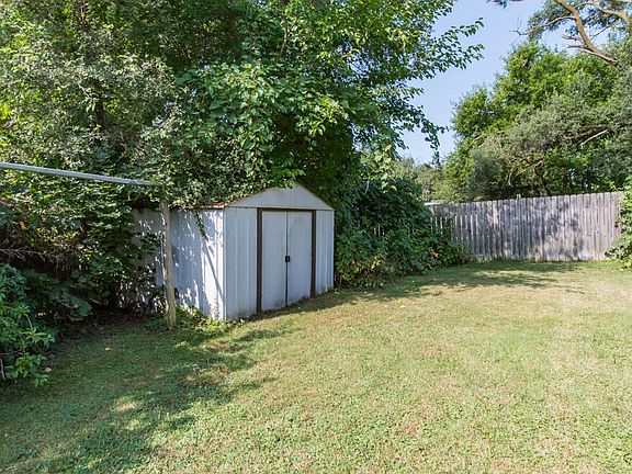 3rd image of 2510 Dexter Ave