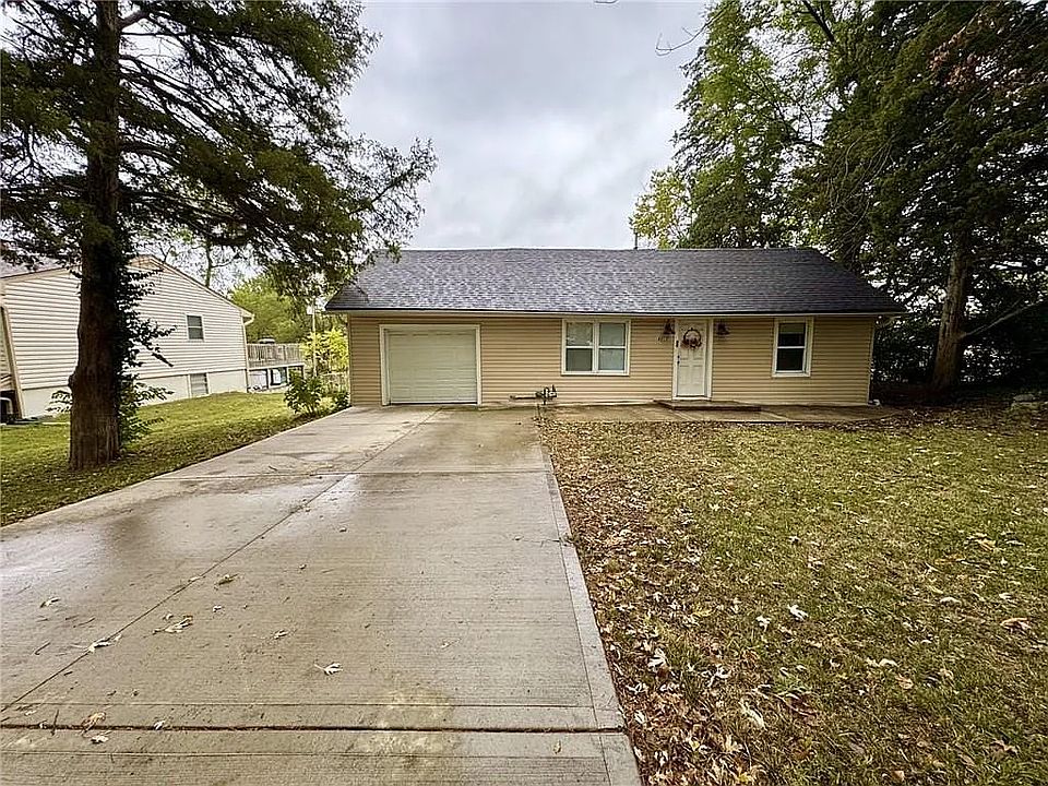 1st image of 4313 NE 46th St