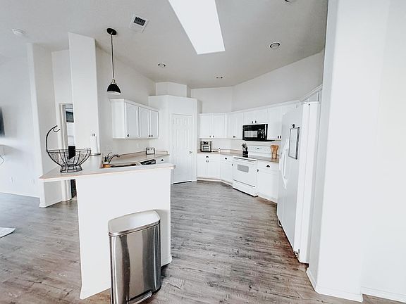 2nd image of 5552 Mansfield Pl NW
