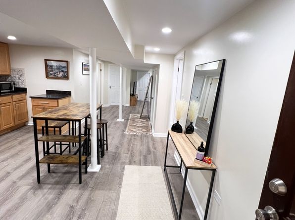 3222 N Plainfield Ave #G