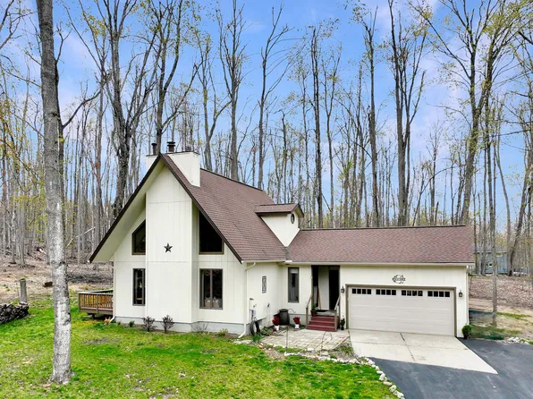 944 Snowmoon Ct, Gaylord, MI 49735