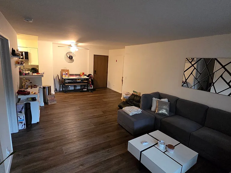 20234 Cantara St — Photo 5