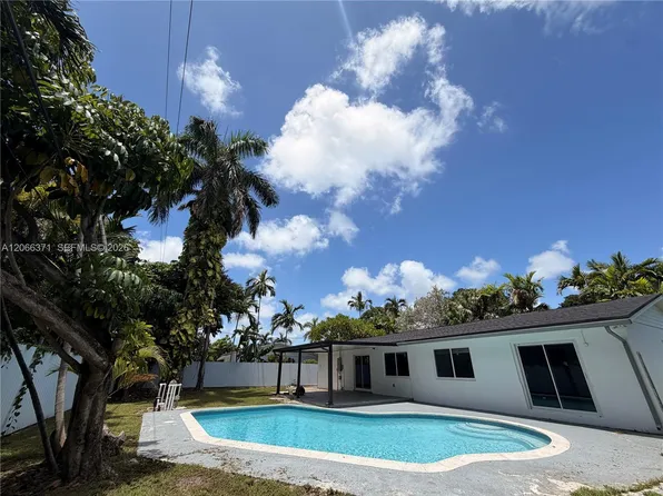 9934 SW 195th St, Cutler Bay, FL 33157