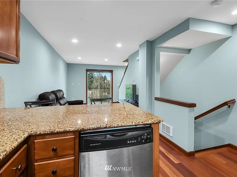 9423 35th Ave SW #B — Photo 12