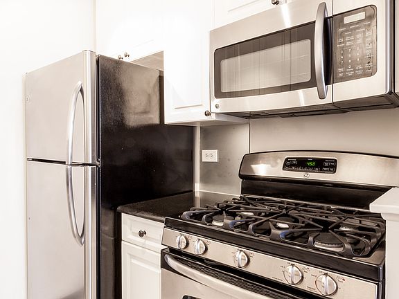 3rd image of 182 E 95th St APT 11a