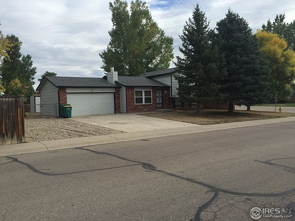 2nd image of 212 E Saturn Dr