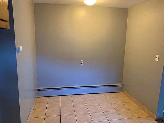 3rd image of 780 Englewood Ave APT 4