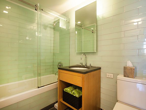 5th image of 310 W 52nd St APT 4D