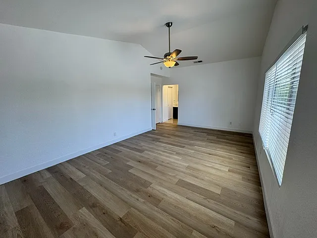 1630 Suffolk Ct — Photo 3
