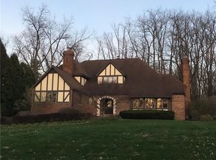 5 Victoria Dr, New Castle, PA 16105