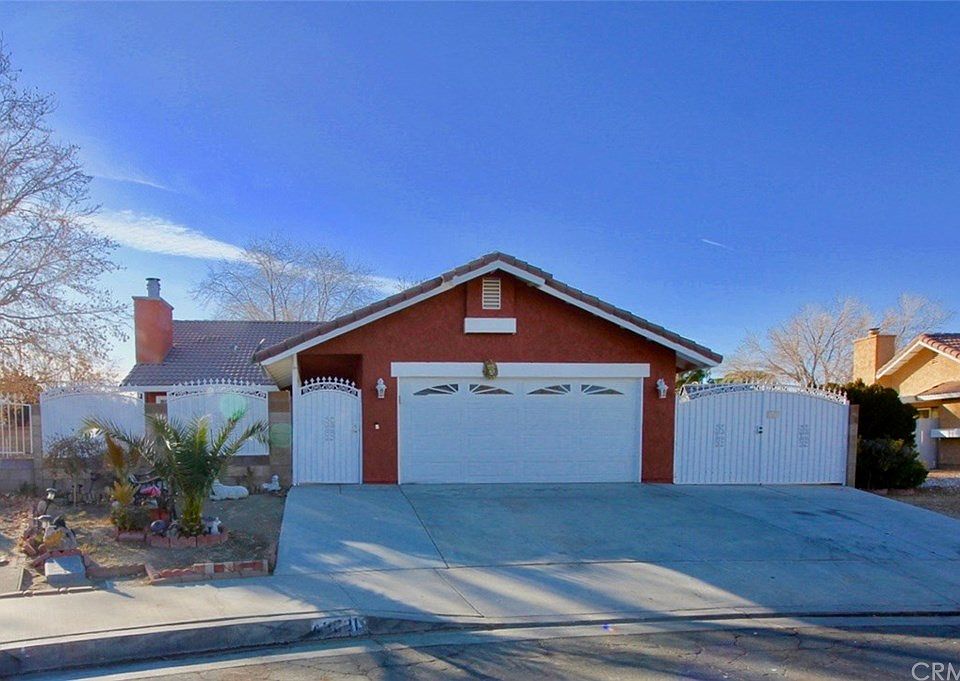 1st image of 43621 La Paz Ln